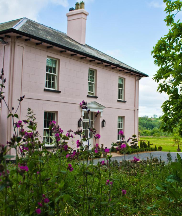 Syon House Hotel バッドリー・ソルタートン エクステリア 写真