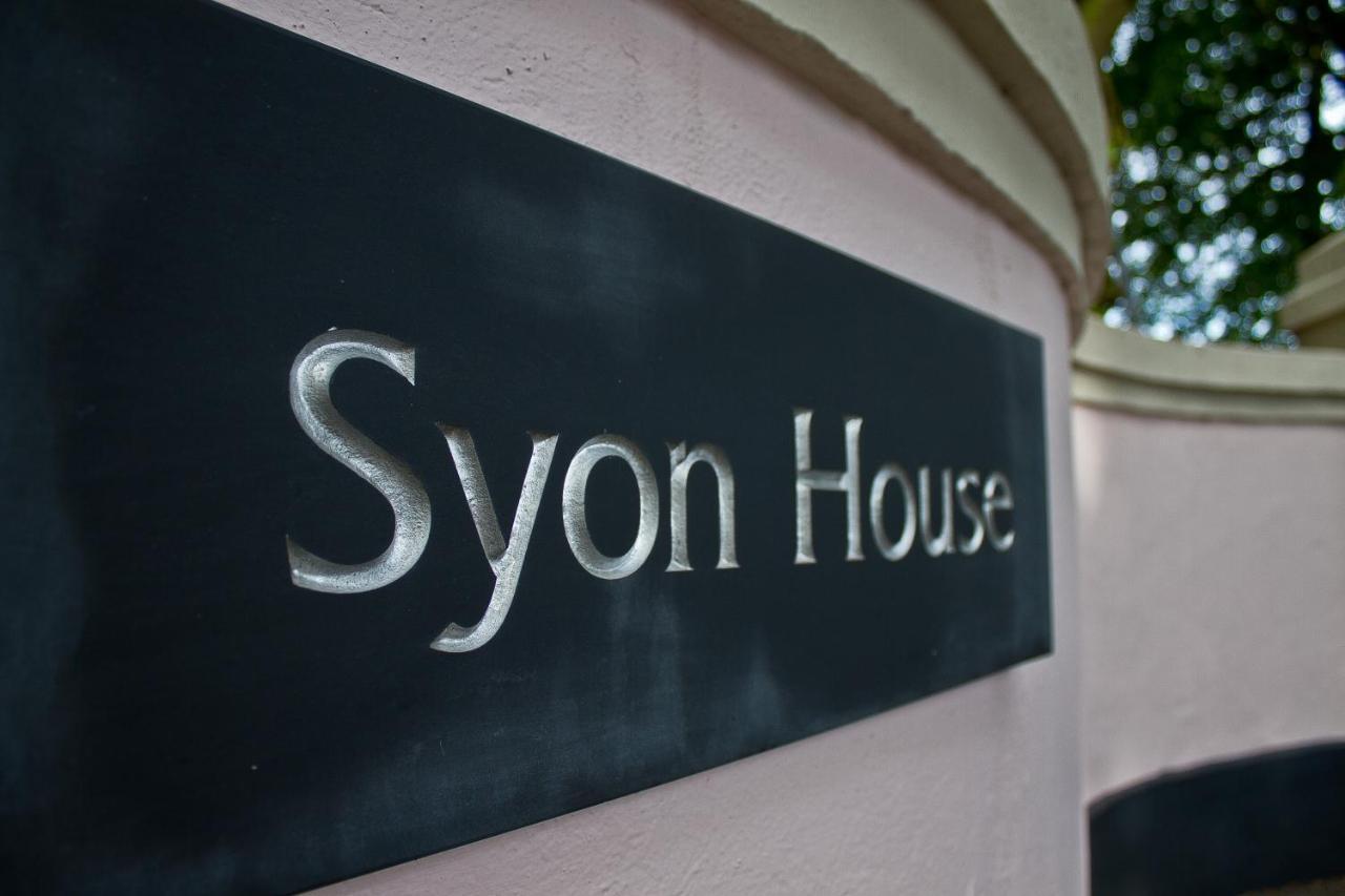 Syon House Hotel バッドリー・ソルタートン エクステリア 写真